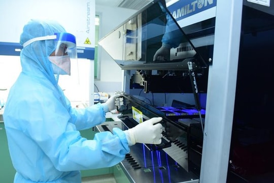 Chuyên gia Hàn Quốc dương tính SARS-CoV-2 sau khi rời TP.HCM