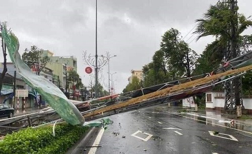 Bão số 9: Gió giật mạnh và mưa lớn tại các tỉnh miền Trung - Tây Nguyên