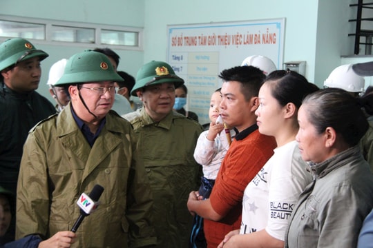 Người dân tuyệt đối không tự ý trở về nhà khi bão chưa tan