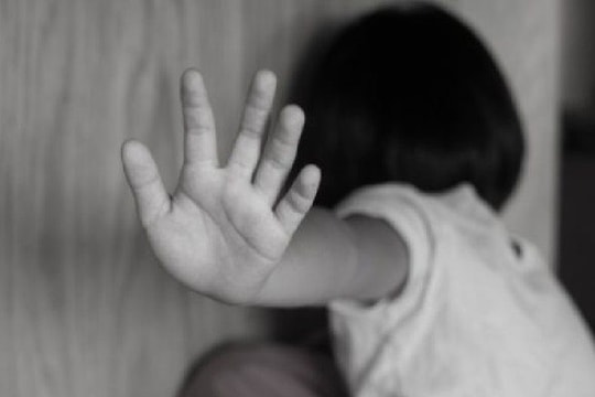 Bắt đối tượng dâm ô với bé gái 9 tuổi