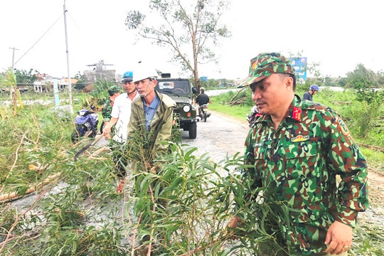 Quảng Ngãi: Đẩy mạnh công tác khắc phục hậu quả sau bão số 9