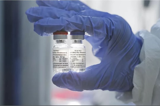 Nga tiêm vaccine ngừa COVID-19 Sputnik V cho nhóm tình nguyện viên trên 60 tuổi đầu tiên