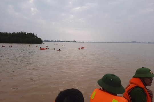 Rủ nhau đi chơi, hai cháu bé đuối nước thương tâm