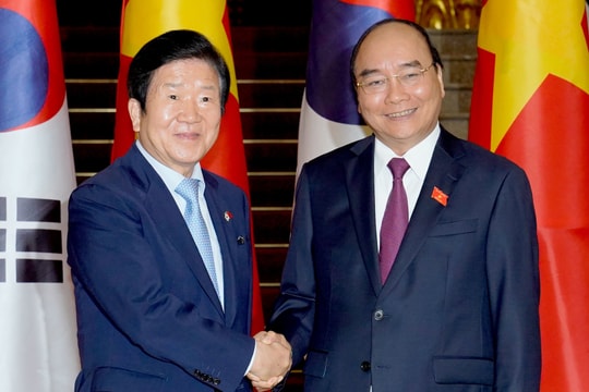 Thủ tướng Nguyễn Xuân Phúc tiếp Chủ tịch Quốc hội Hàn Quốc