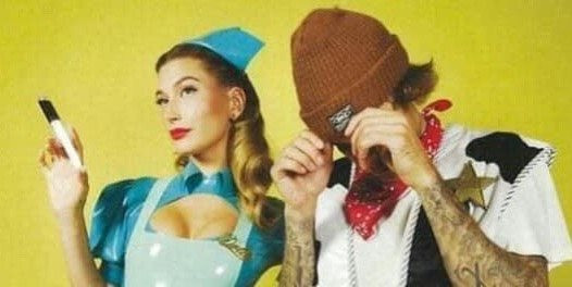 Justin Bieber và bà xã Hailey Bieber hóa trang thành nữ y tá, chàng cao bồi trong dịp Halloween