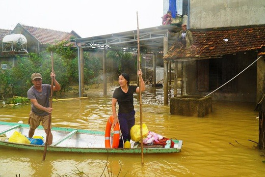 Quảng Nam sơ tán dân ở khu vực nguy hiểm trước 11h ngày 4/11