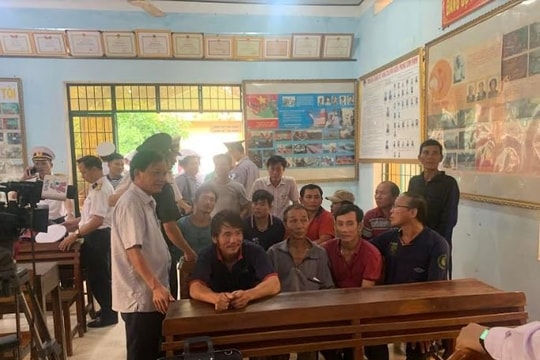 Vụ 26 ngư dân mất tích: Đón những người được cứu sống về quê