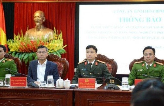 Nghi phạm dùng súng cướp ngân hàng khai gì tại cơ quan công an?