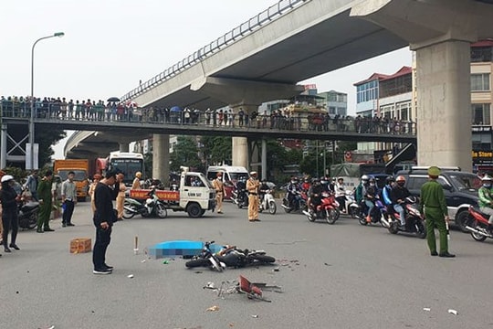 Truy tìm xe tải tông một người phụ nữ tử vong rồi bỏ chạy  