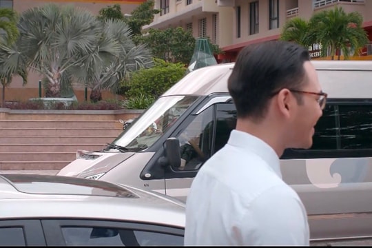 “Trói buộc yêu thương” tập 21: Thanh bắt quả tang chồng và người yêu cũ của em trai tình tứ bên nhau
