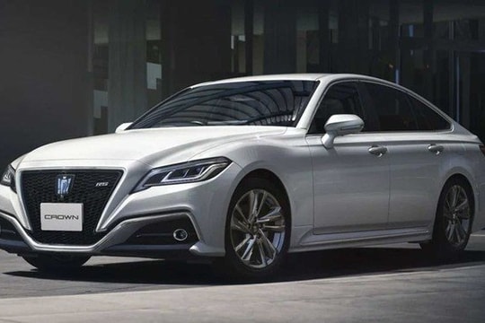 Toyota Crown 2021 ra mắt có giá từ 47.000 USD