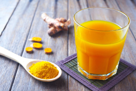 Uống tinh bột nghệ mật ong sai cách, người phụ nữ tích khối bã lớn trong dạ dày