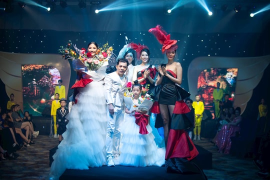 Lan Khuê, Hoàng Thùy catwalk cùng dàn mẫu nhí