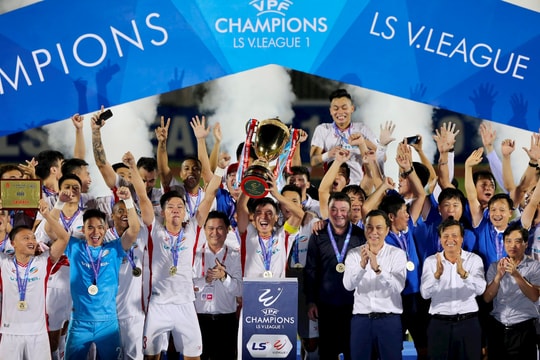 CLB Viettel tạo lịch sử khi lần đầu vô địch V.League