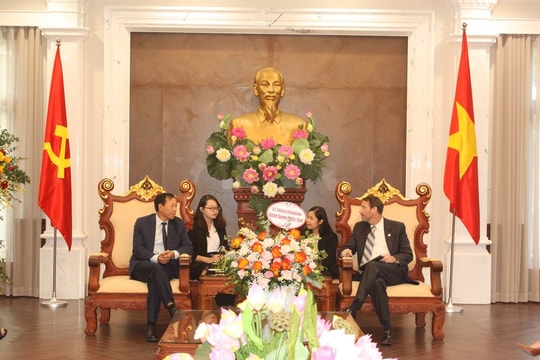 Phó Chánh án TANDTC Nguyễn Trí Tuệ tiếp Giám đốc thường trú INL tại Việt Nam