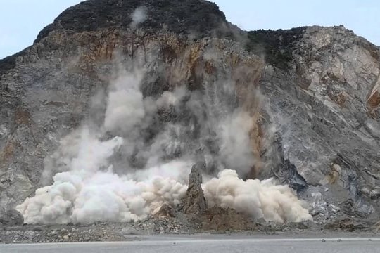 Quảng Ninh: 2 công nhân tử nạn tại khai trường mỏ đá
