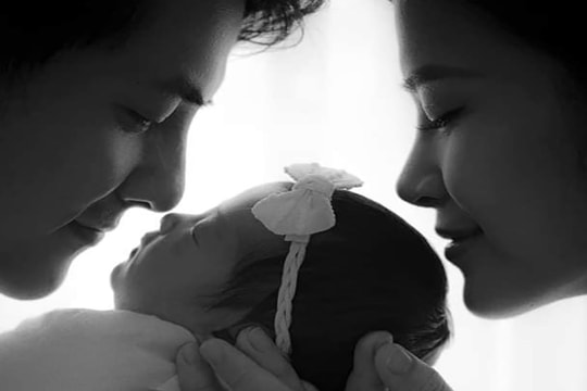Đông Nhi, Ông Cao Thắng tiết lộ tên ái nữ nhân kỷ niệm một năm ngày cưới