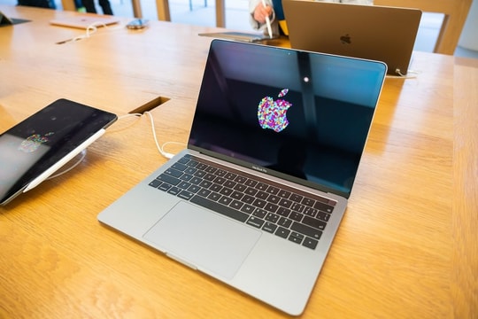 Apple ra mắt sản phẩm mới vào đêm nay