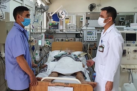 Sau bữa rượu thịt cầy, người đàn ông nguy kịch vì ngộ độc methanol
