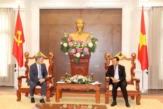 Phó Chánh án TANDTC Nguyễn Văn Du tiếp xã giao Giám đốc quốc gia KOICA