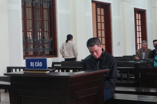 Gã đàn ông đi "mua hộ" ma túy vì áp lực nợ nần