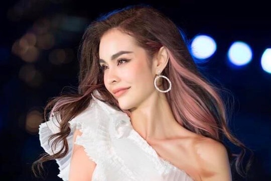 MLee xuất hiện đầy quyến rũ, tự tin catwalk cùng dàn thí sinh của Hoa hậu Việt Nam 2020