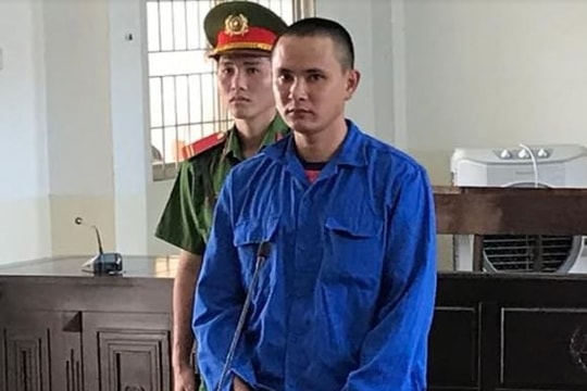 Lĩnh án tù vì giao cấu với bé gái con ông chủ 