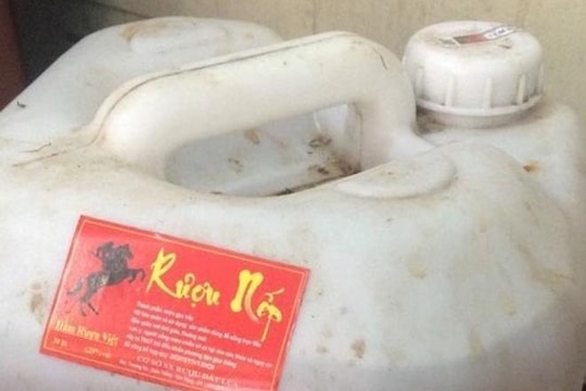 Bộ Y tế cảnh báo người dân không sử dụng loại rượu gây chết người