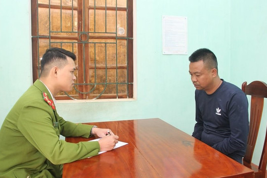 Bắt hai đối tượng thủ súng ngắn đi buôn ma túy