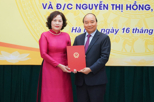 Bà Nguyễn Thị Hồng nhận quyết định làm tân Thống đốc NHNN Việt Nam