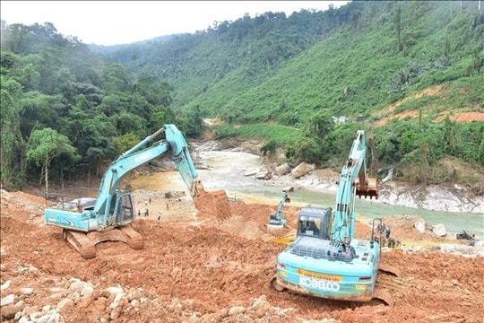 Tiếp tục tìm kiếm công nhân mất tích tại Thủy điện Rào Trăng 3