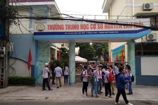 Mâu thuẫn trên mạng xã hội, nữ sinh bị đánh hội đồng dã man