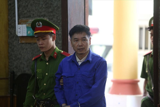 Y án sơ thẩm với 4 bị cáo trong vụ gian lận điểm thi tại Sơn La