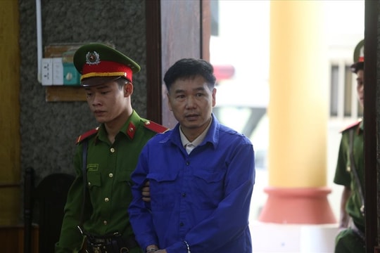Y án sơ thẩm với 4 bị cáo trong vụ gian lận điểm thi tại Sơn La