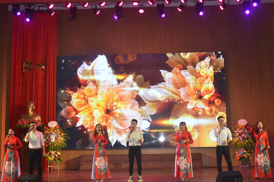 Tiết mục văn nghệ độc lạ giữa Rap và hò của cán bộ giảng viên Học viện Tài chính