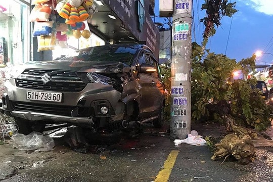 Ô tô “điên” gây tai nạn liên hoàn, hai người bị thương nặng