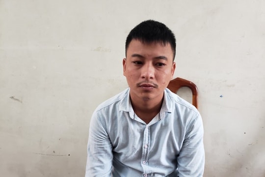 Dùng dao cứa cổ cha vì bị nhắc nhở hay rượu chè