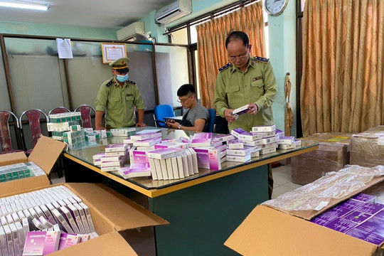 Thu hơn 130.000 hộp kháng sinh, thận, huyết áp không nguồn gốc