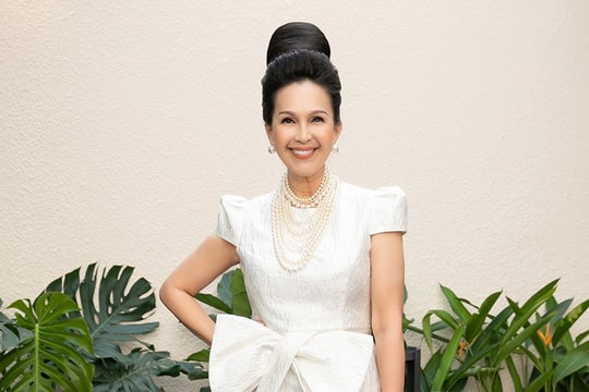 Mỹ nhân Việt hội ngộ, chia vui với NTK Đỗ Mạnh Cường 
