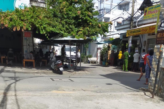 Xô xát tại quán cà phê, người đàn ông bị đâm chết