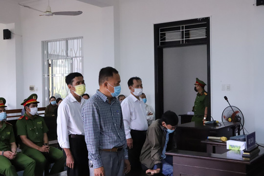 “Phù phép” 238 hồ sơ đất đai bằng việc qua Thái Lan làm giả con dấu