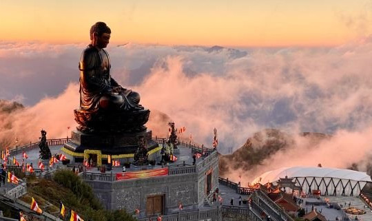 Cận cảnh lễ cầu an lớn nhất trên đỉnh Fansipan
