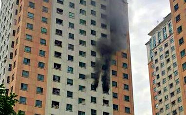 Hà Nội: Cháy tại tầng 13 chung cư Xa La