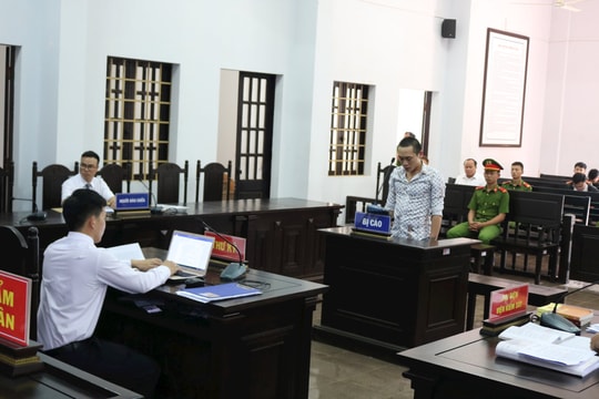 Lừa lấy thông tin tài khoản của nạn nhân Rào Trăng 3 để chiếm đoạt tiền