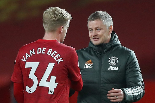 Tin dùng Van de Beek được chưa Ole Gunnar Solskjaer?