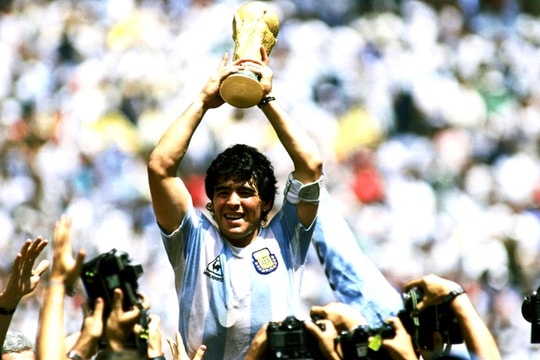 Messi, Ronaldo cùng nhiều siêu sao bóng đá thế giới tri ân huyền thoại Maradona