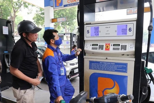 Giá xăng có kỳ điều chỉnh tăng lần thứ 4 liên tiếp