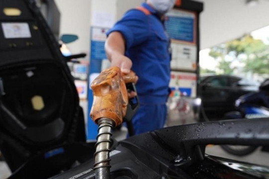 Giá xăng dầu hôm nay 27/11: Bất ngờ lao dốc khi OPEC+ xung đột