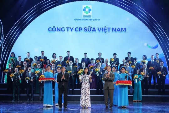 Vinamilk được vinh danh thương hiệu quốc gia lần thứ 6 liên tiếp, tiếp nối hành trình 12 năm đưa thương hiệu sữa Việt vươn tầm thế giới
