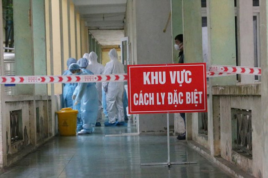 Nam tiếp viên hàng không mắc COVID-19 cách ly chỉ 4 ngày vi phạm quy định cách ly